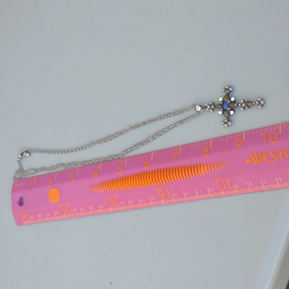 Gorgeous Cross Necklace  jewelry necklace - Picture 6 of 9